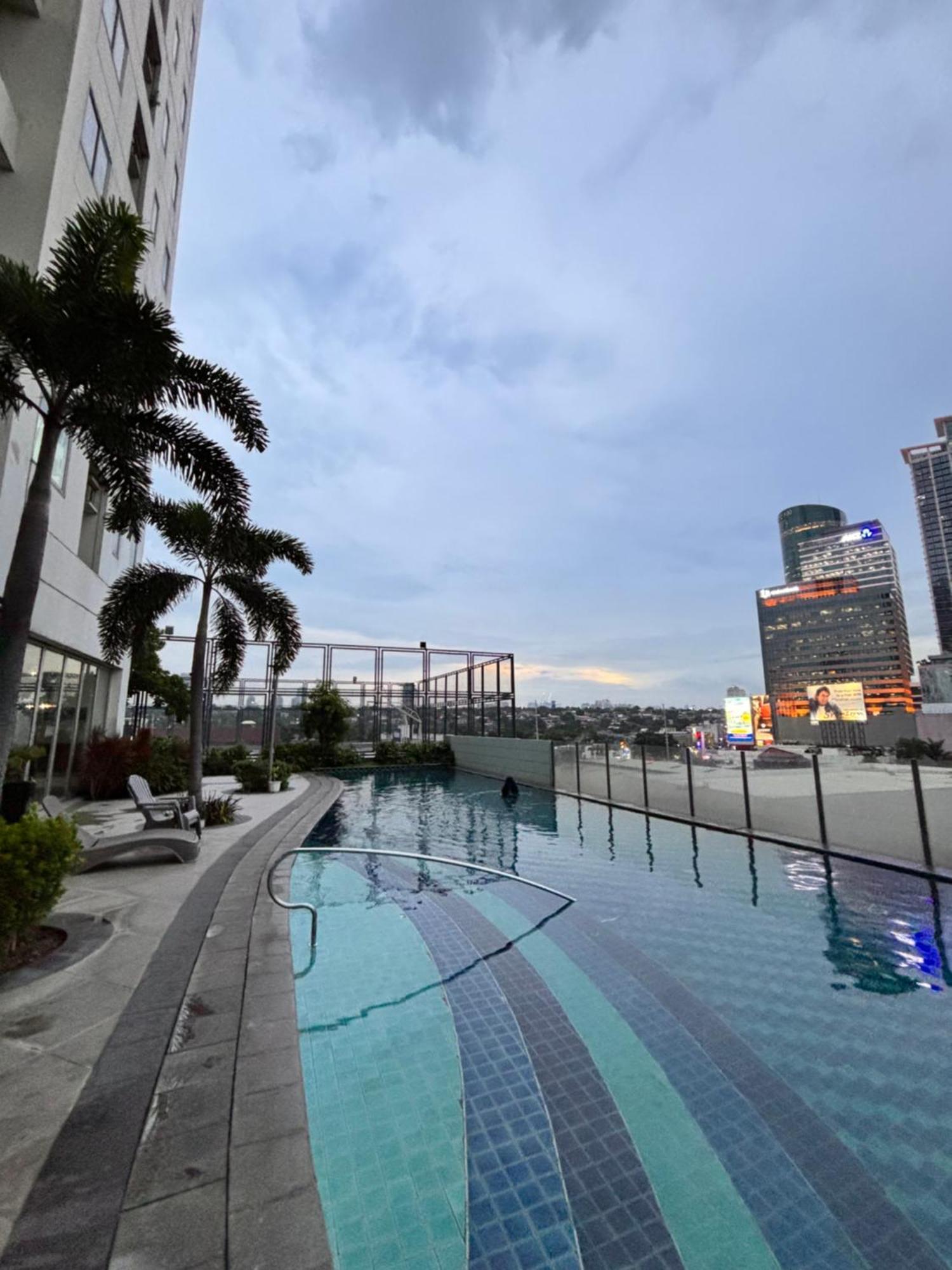 La Amore Place Pasig City Bagian luar foto